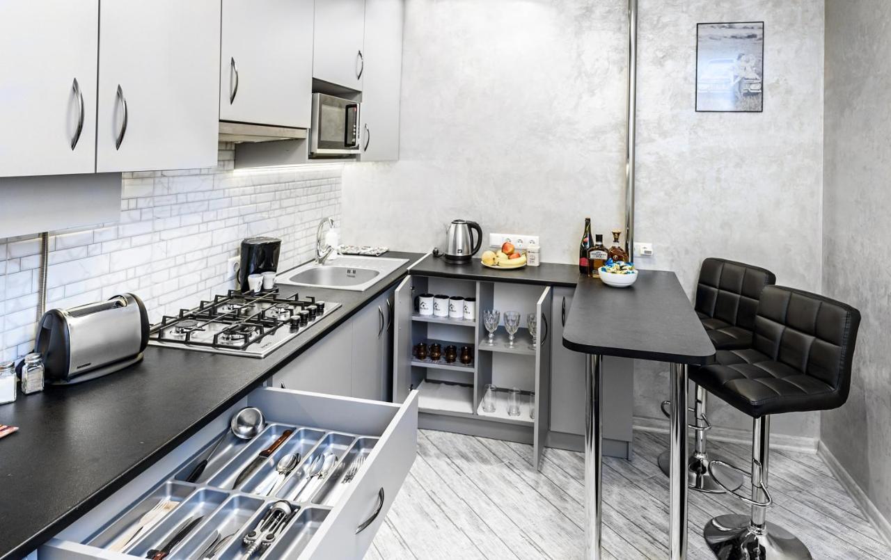 Joy Box Apartments Lviv Buitenkant foto