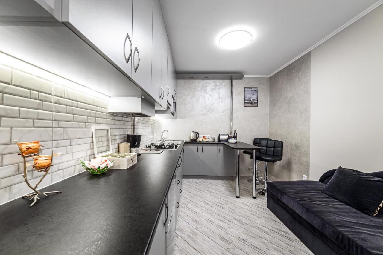 Joy Box Apartments Lviv Buitenkant foto
