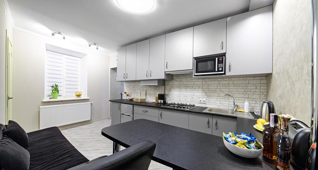 Joy Box Apartments Lviv Buitenkant foto