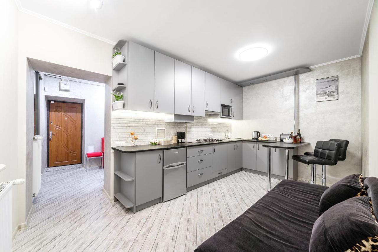 Joy Box Apartments Lviv Buitenkant foto